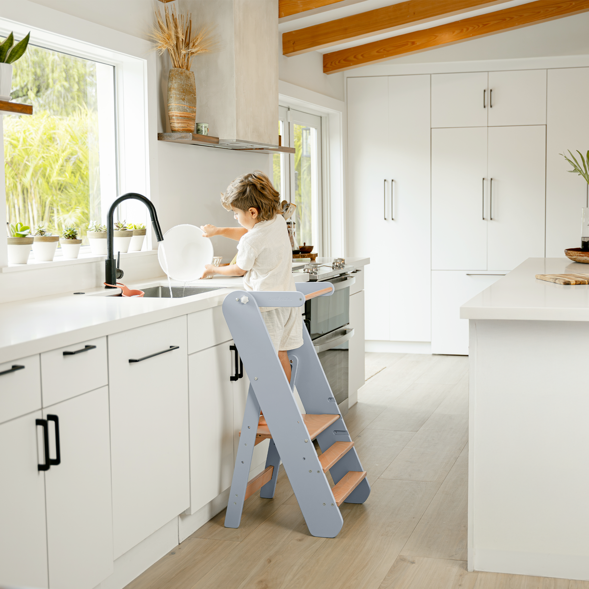 Kids Step Stool For Ages 3+ In Pacific Blue