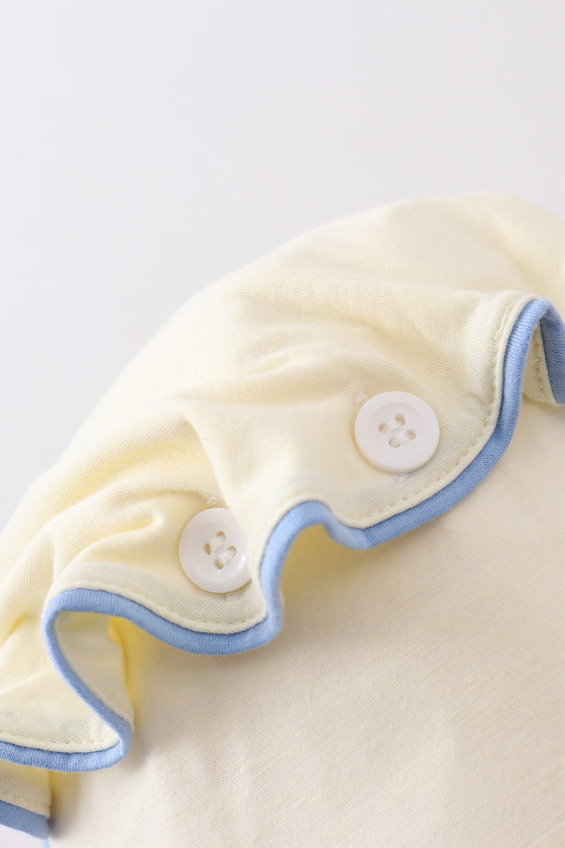 Cream lace bonnet