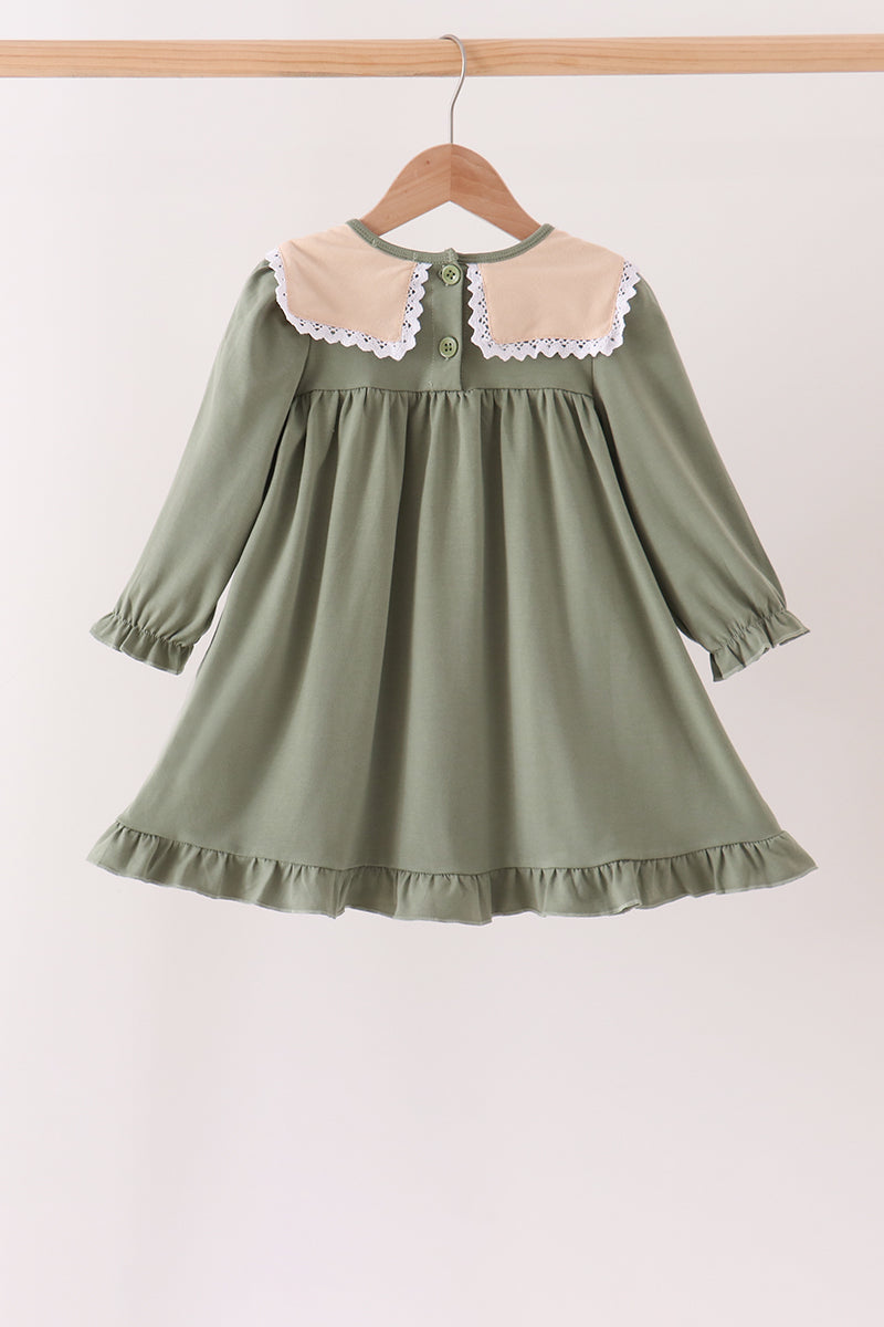 Green goose pumpkin embroidery dress